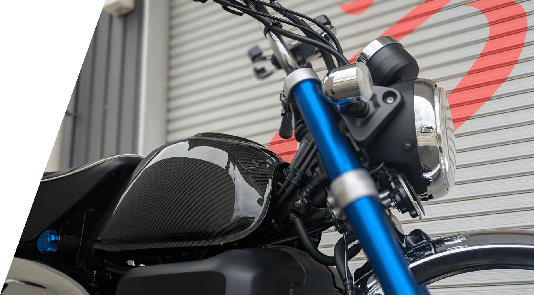 手仕事が詰まったタンクカバー